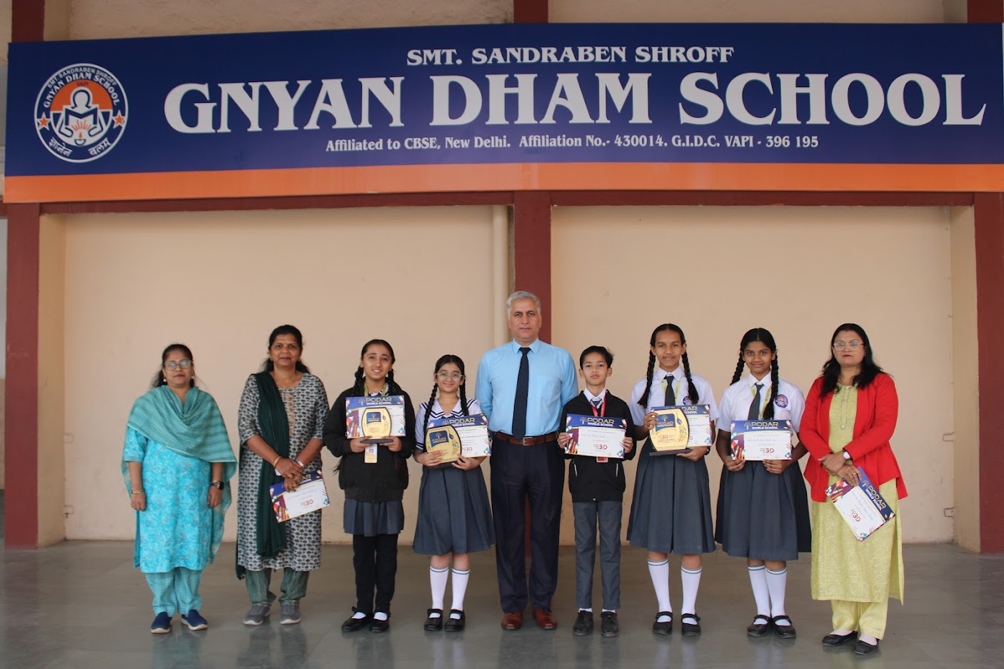 Certificate for G.K contest(VIII-X),Drawing contest for Vth(Podar world school)-31-12-25